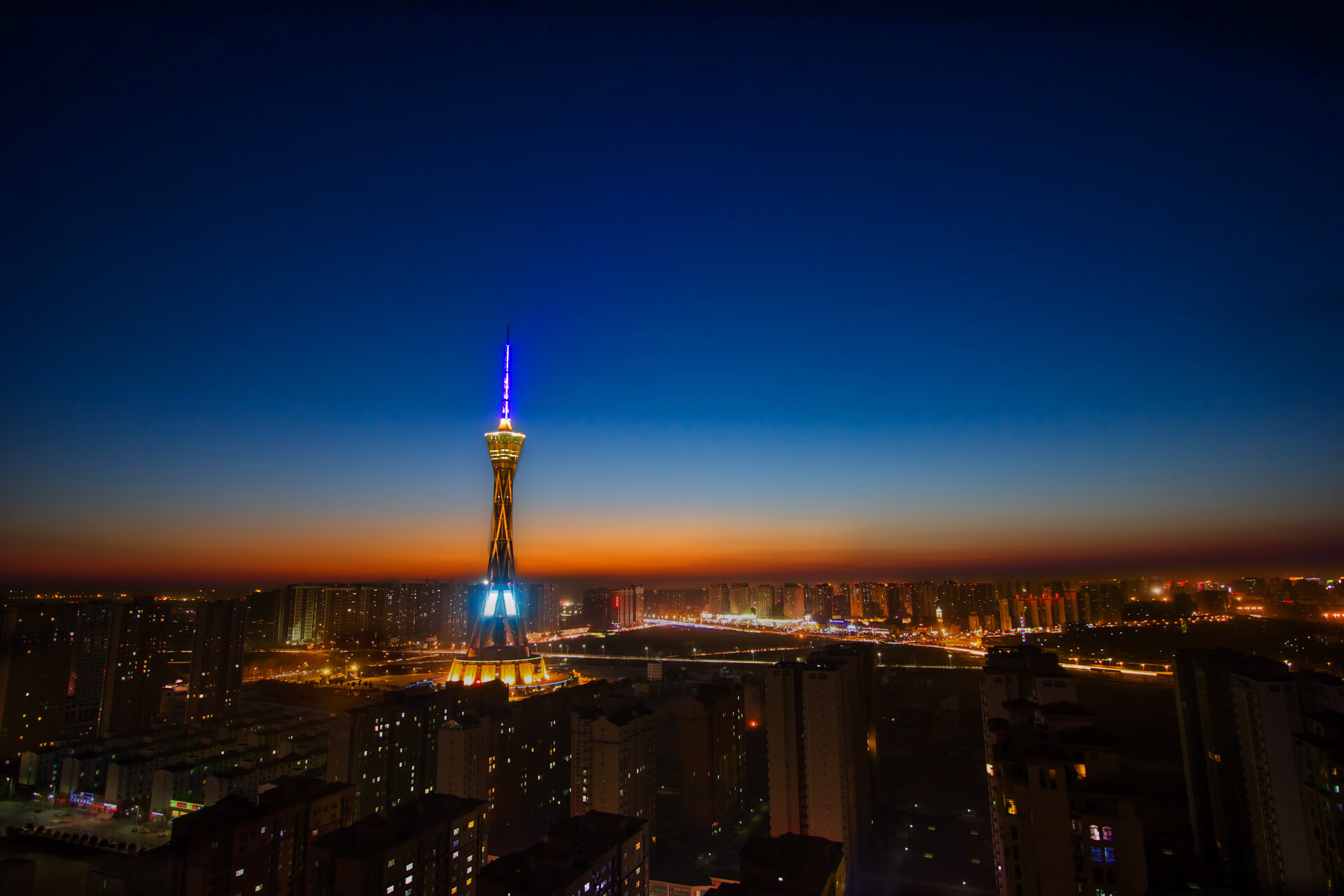 im体育官网首页-葡萄牙骑手吉尔贝托·费利佩在2024年全国工作马术锦标赛中以“Morante”马匹获得大师组第五名，表现出色。